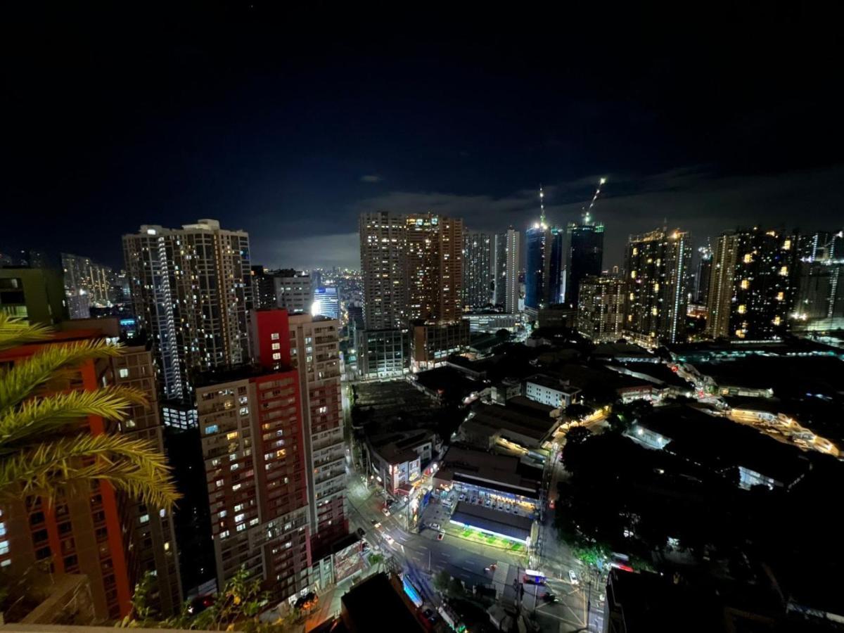 Condo * Manila