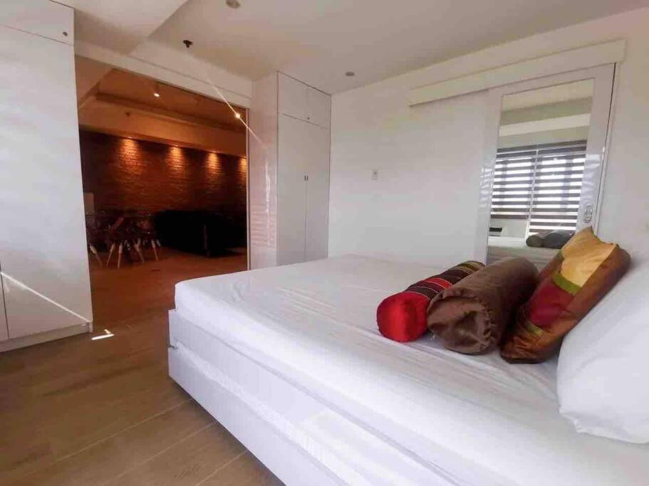Apartment Cozy60sqm 1br Balcony/prking/wifi/ntflix Near Mall