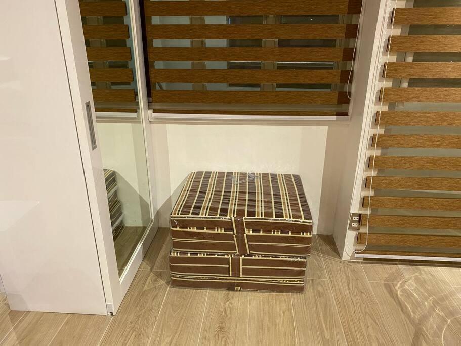 Cozy60sqm 1br Balcony/prking/wifi/ntflix Near Mall Apartment *