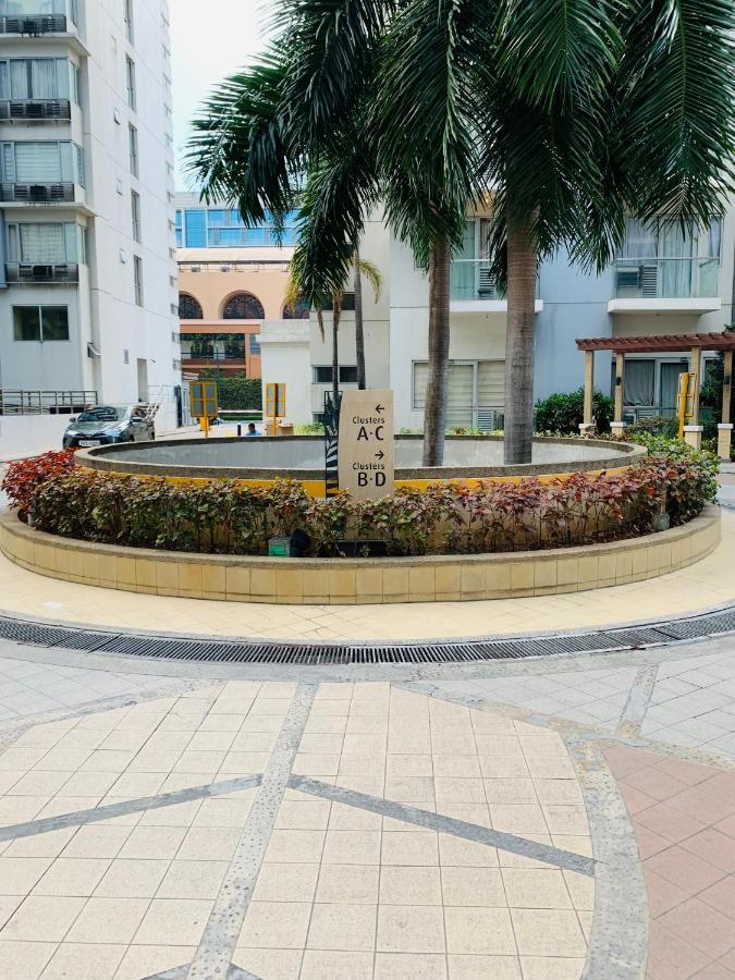 One Palm Tree - 5th Fl With Balcony - Across Terminal 3 Airport Apartamento *