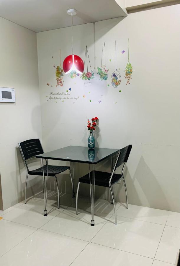 One Palm Tree - 5th Fl With Balcony - Across Terminal 3 Airport Apartamento *