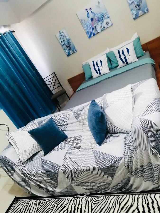 One Palm Tree - 5th Fl With Balcony - Across Terminal 3 Airport Apartamento *