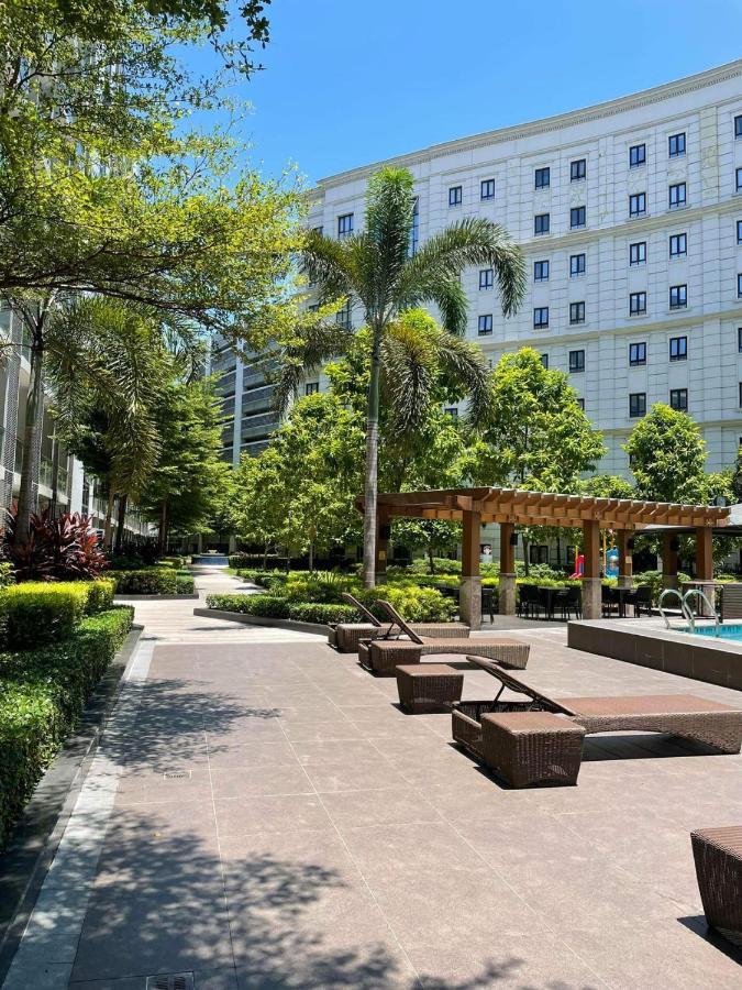 Building 81 Newport Boulevard * Manila