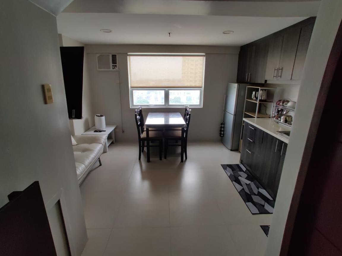 Monalisa Gilmore Tower Aparthotel