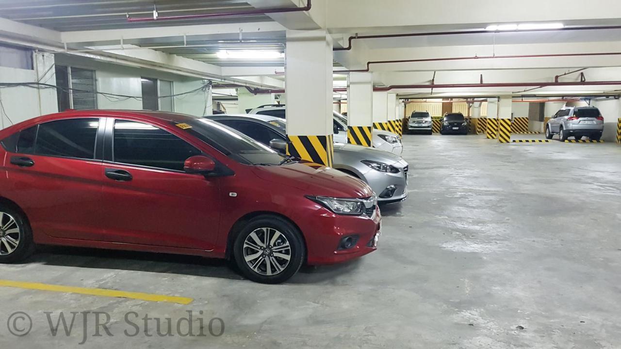 Centro Deluxe 3- Free Parking & Wi-fi In Alabang
