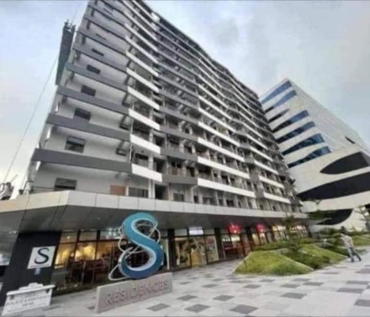 1br Staycation Near Mall Of & Airport *
