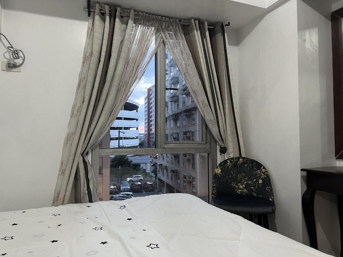 Convenient 2-bedroom Unit In The Metro * Manila