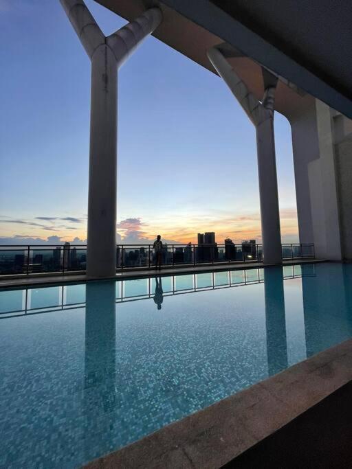 Aveline Aesthetic Skydeck View Acqua Private Residences Near Rockwell Makati Apartment Manila