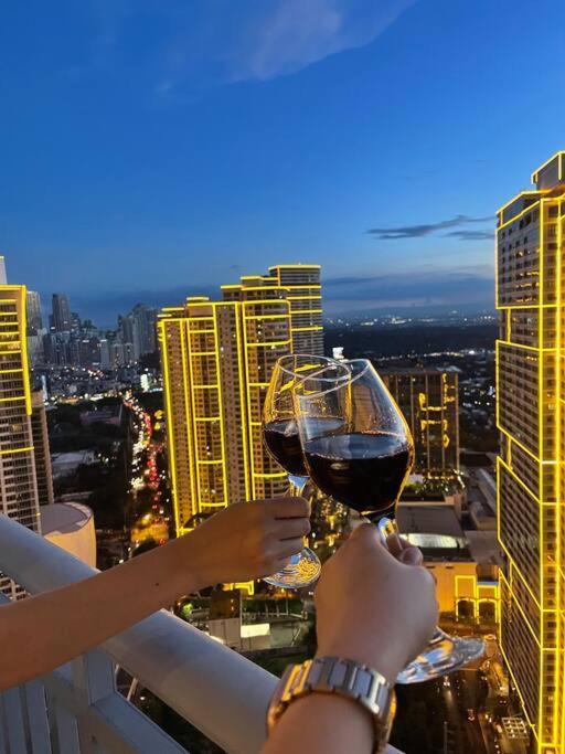 Aveline Aesthetic Skydeck View Acqua Private Residences Near Rockwell Makati Manila