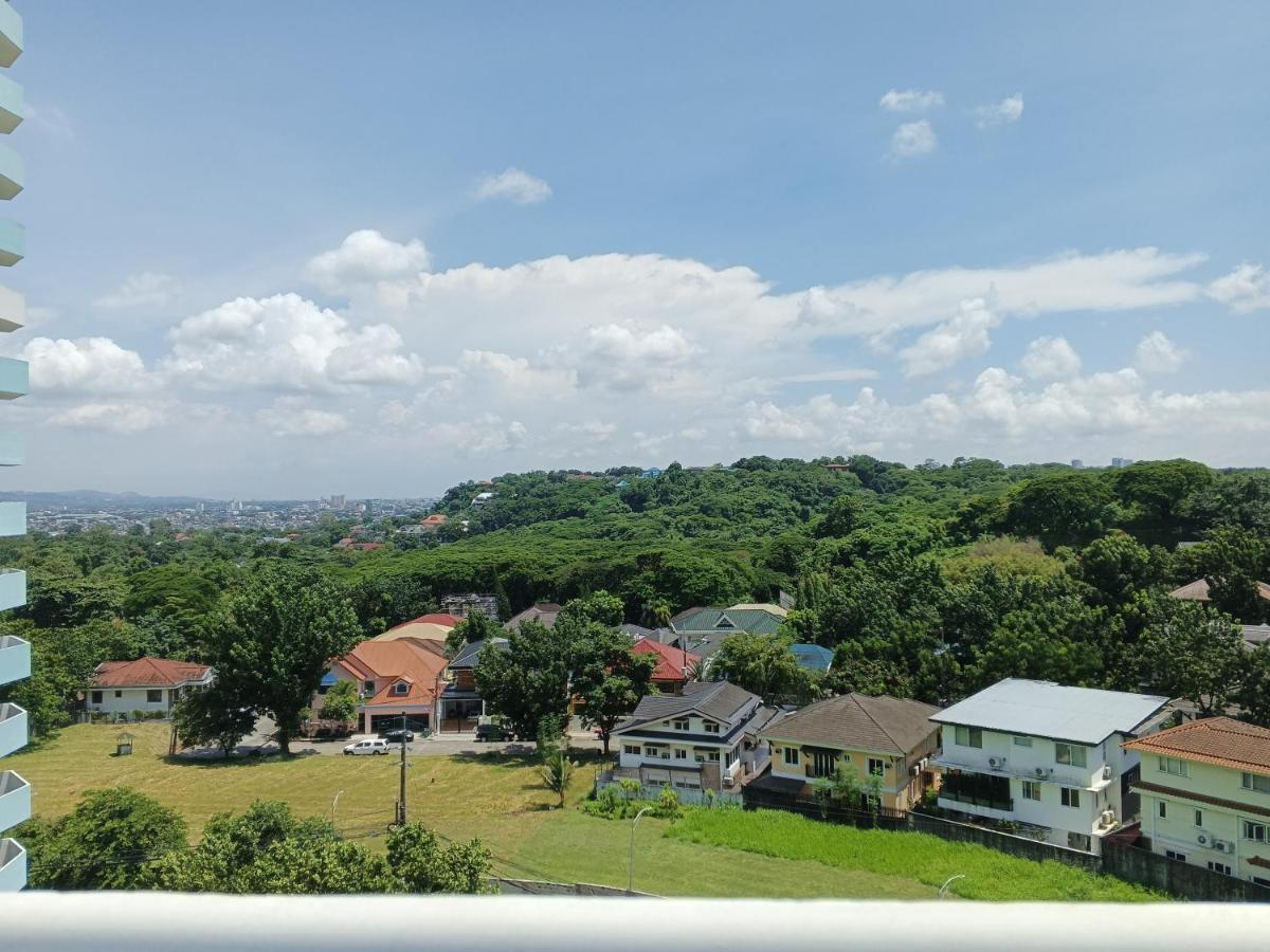 Staycation At The Residences At Commonwealth *