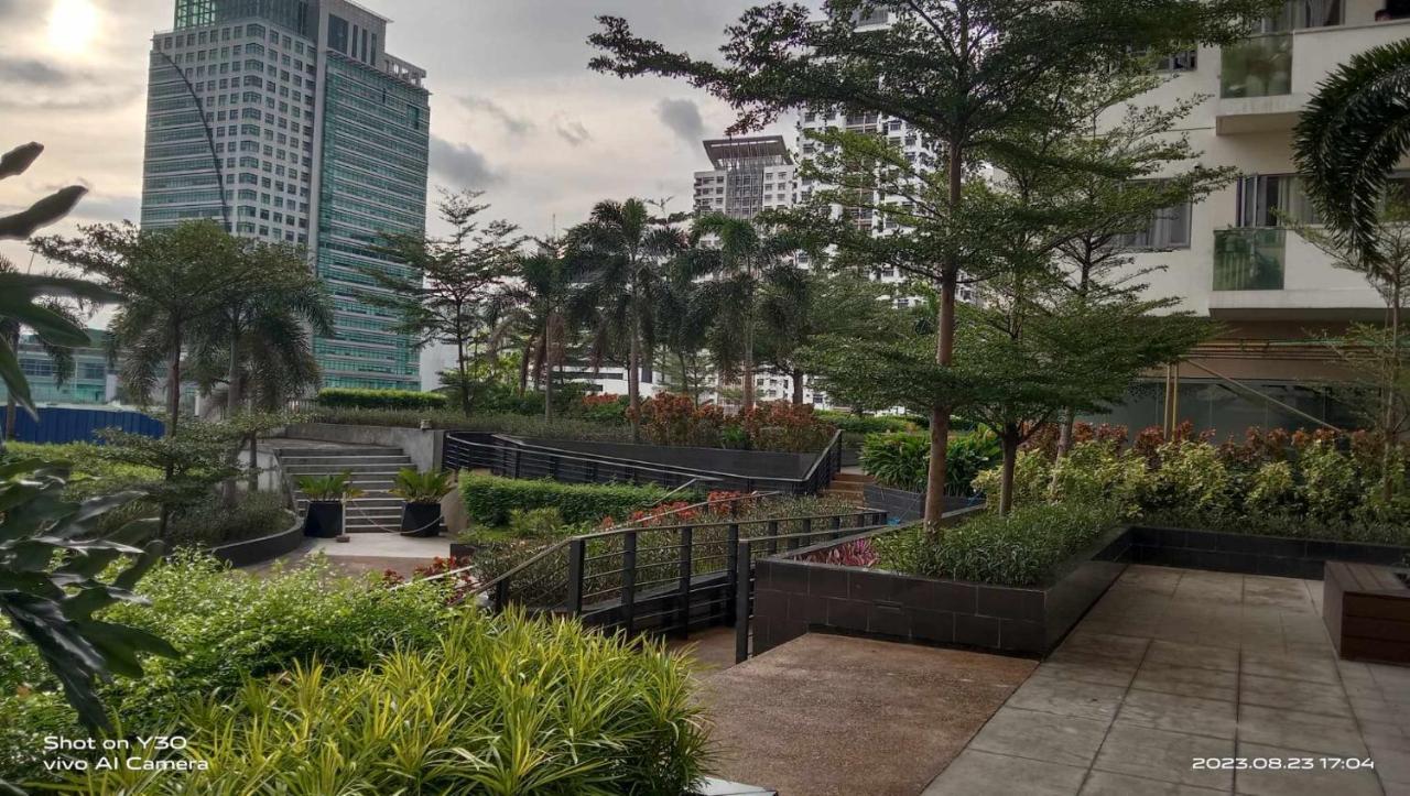Sonson At Manhattan Plaza Tower 1, Araneta, Cubao, Quezon Manila