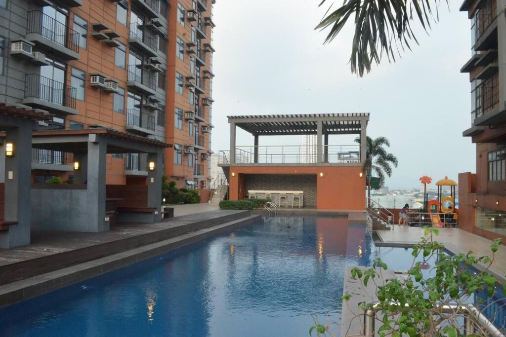 Cozy With Beautiful View & Free Netflix Access * Manila