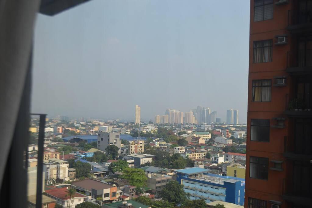 Cozy With Beautiful View & Free Netflix Access Apartment Manila