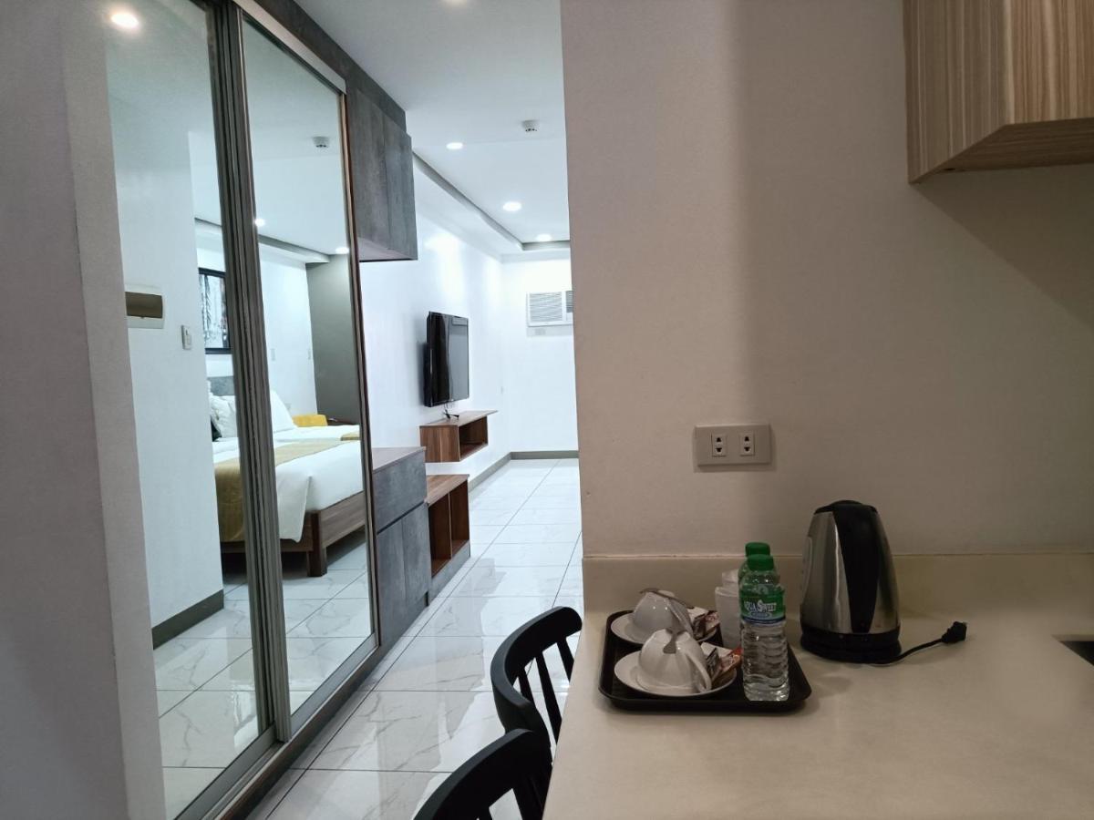 Rosh Hotel Manila