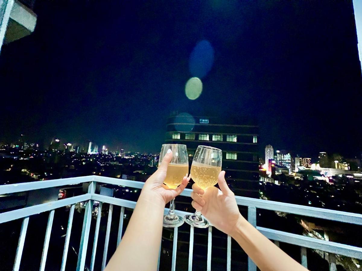 Cozy Spacious Hotel Type Condo With Ps5 Smart Tv And Wifi *