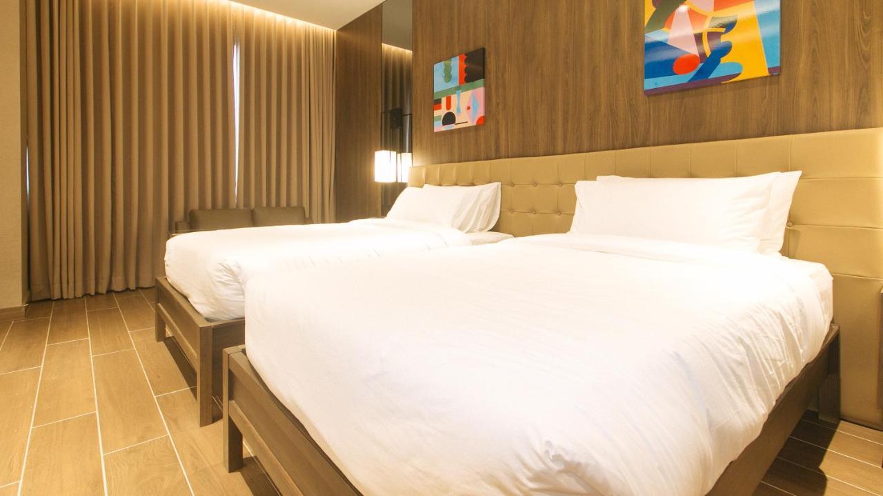 Amarah And Aiome Hotel