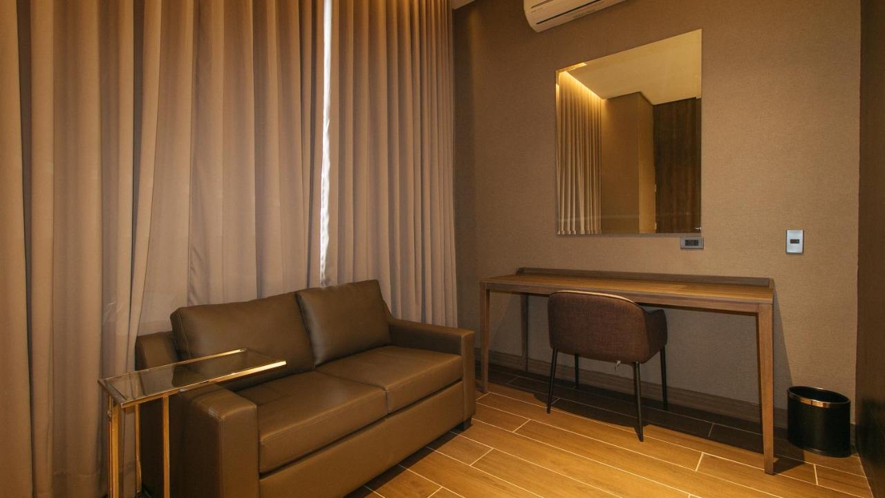 Amarah And Aiome Hotel *