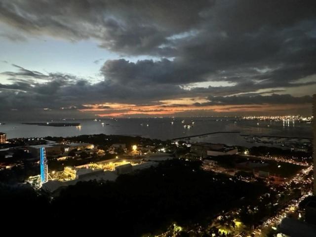Breeze Residences With Ocean View By Bmars Manila