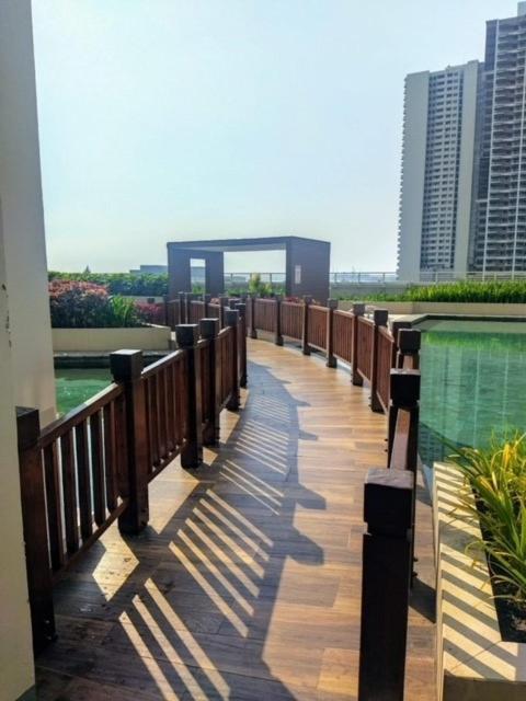 Breeze Residences With Ocean View By Bmars * Manila