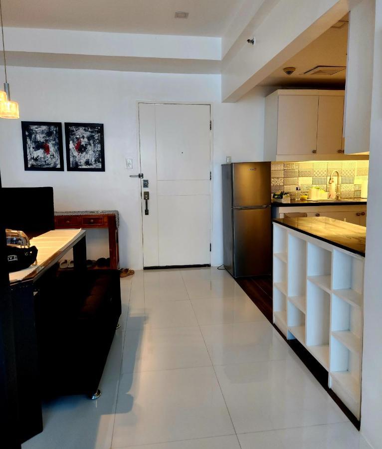 Cozy And Spacious Unit With Free Netflix * Manila