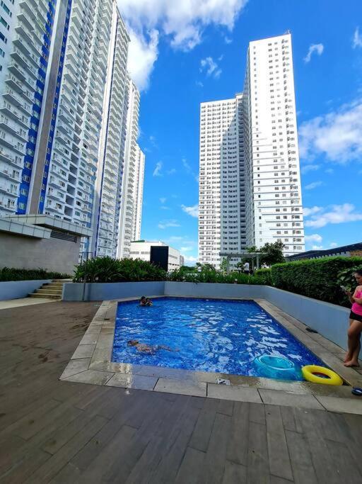 Grass Residences T4 383 * Manila