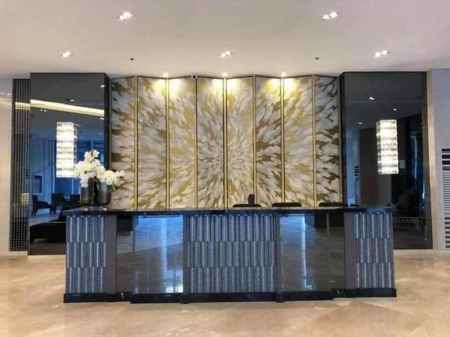 Chic 2 Bedroom Edsa With Balcony Apartment *