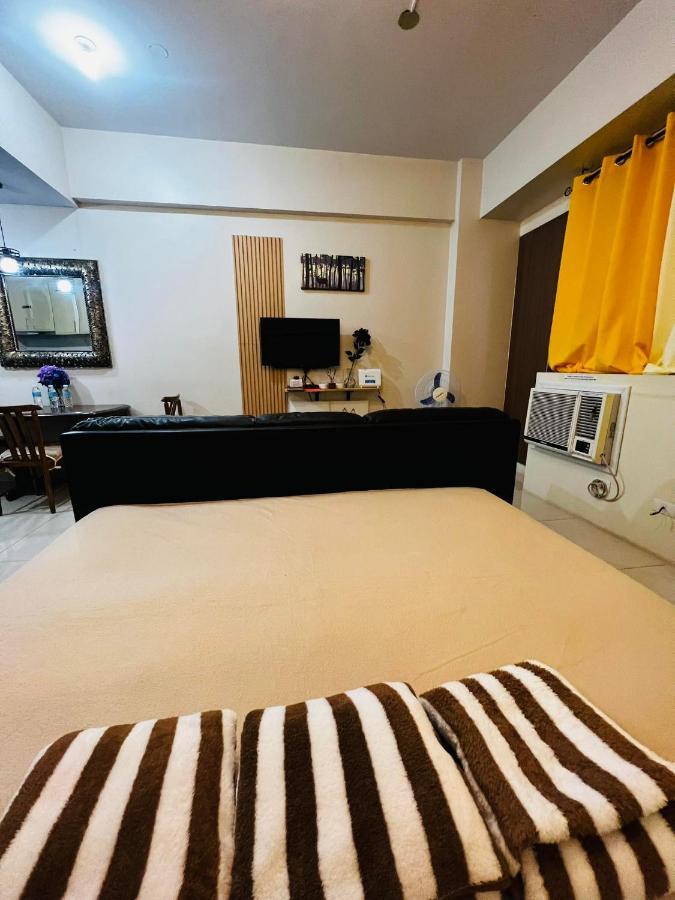 One Palm Tree - 9m With Balcony - Across Terminal 3 Airport Apartment *