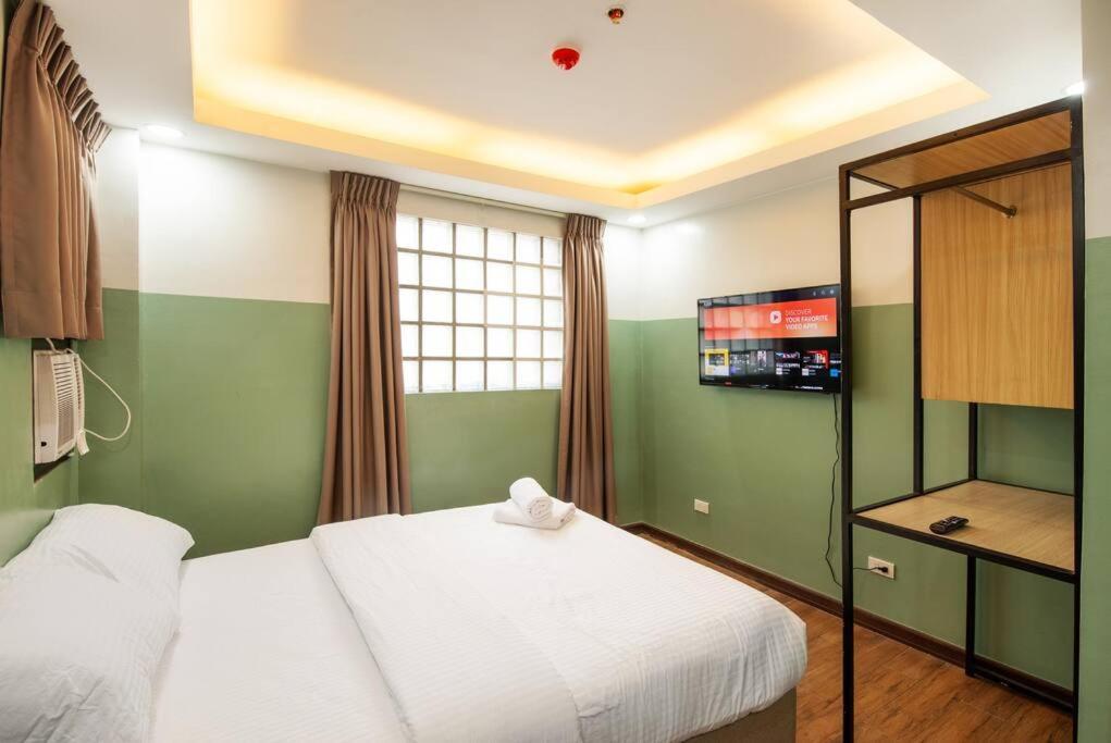 Apartment St. Marvin Makati M207