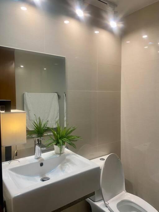 Apartment Stunning 2.5 Br@eastwood Global *