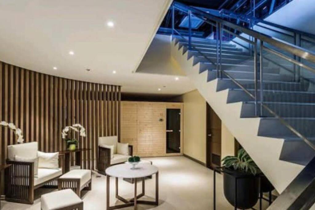 Stunning 2.5 Br@eastwood Global Manila