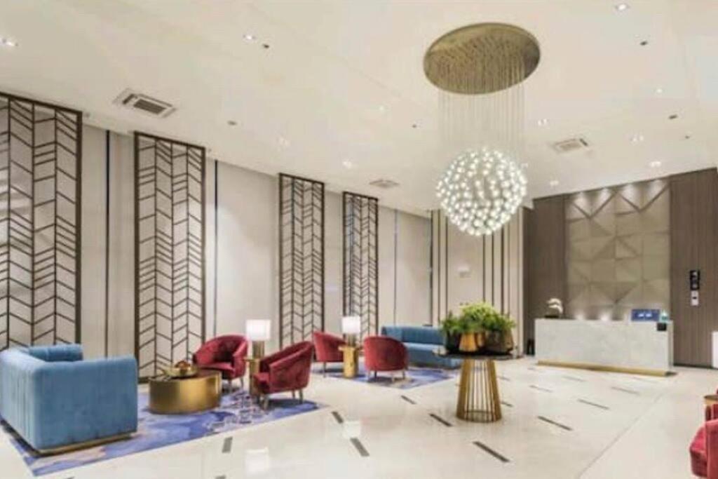 Apartment Stunning 2.5 Br@eastwood Global *