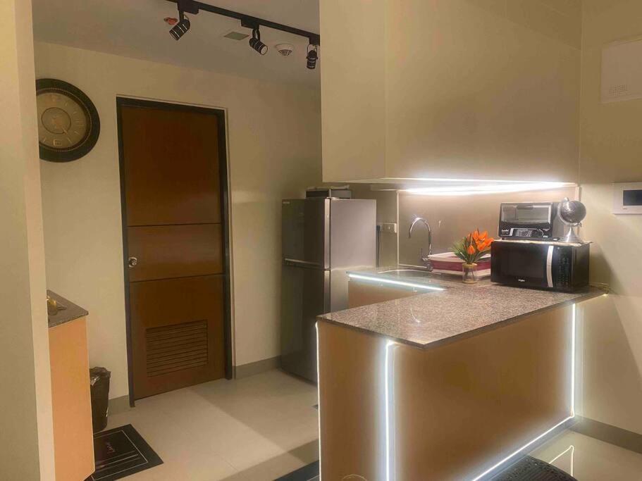 Stunning 2.5 Br@eastwood Global * Manila