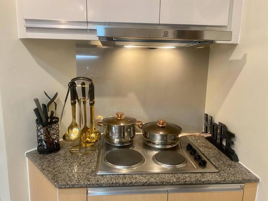 Stunning 2.5 Br@eastwood Global Apartment Manila