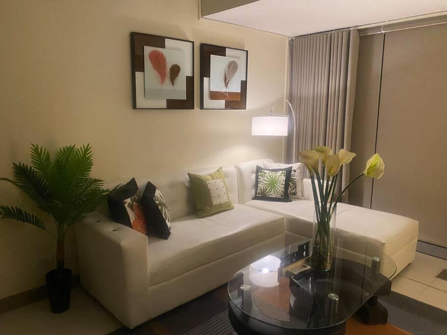 Stunning 2.5 Br@eastwood Global Apartment *