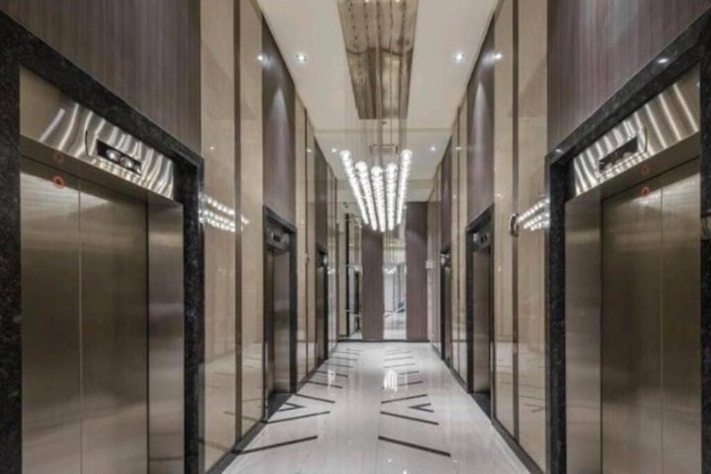 Stunning 2.5 Br@eastwood Global * Manila