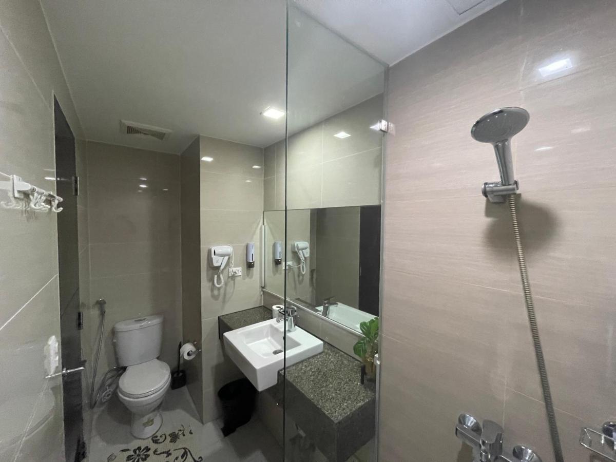 One Eastwood Avenue With Spectacular View No Pets Allowed Manila