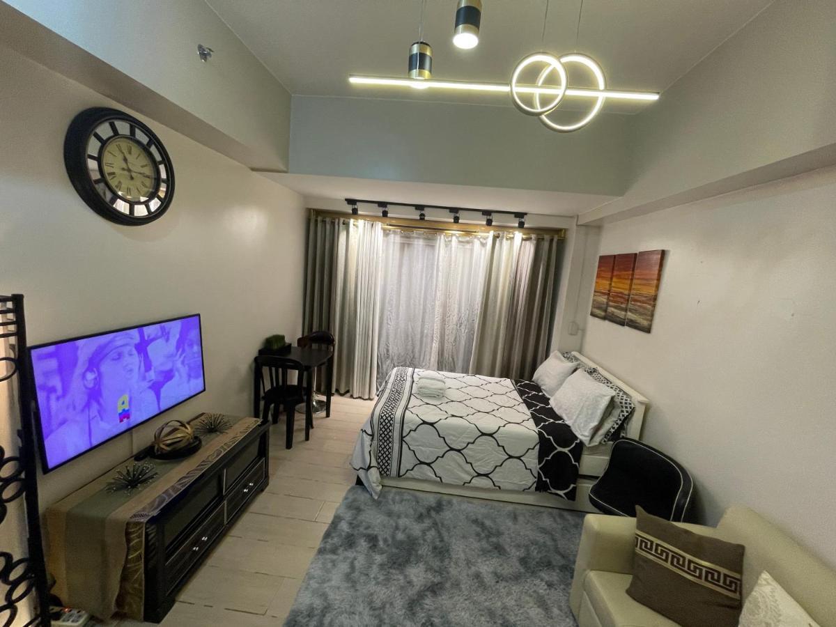 One Eastwood Avenue With Spectacular View No Pets Allowed