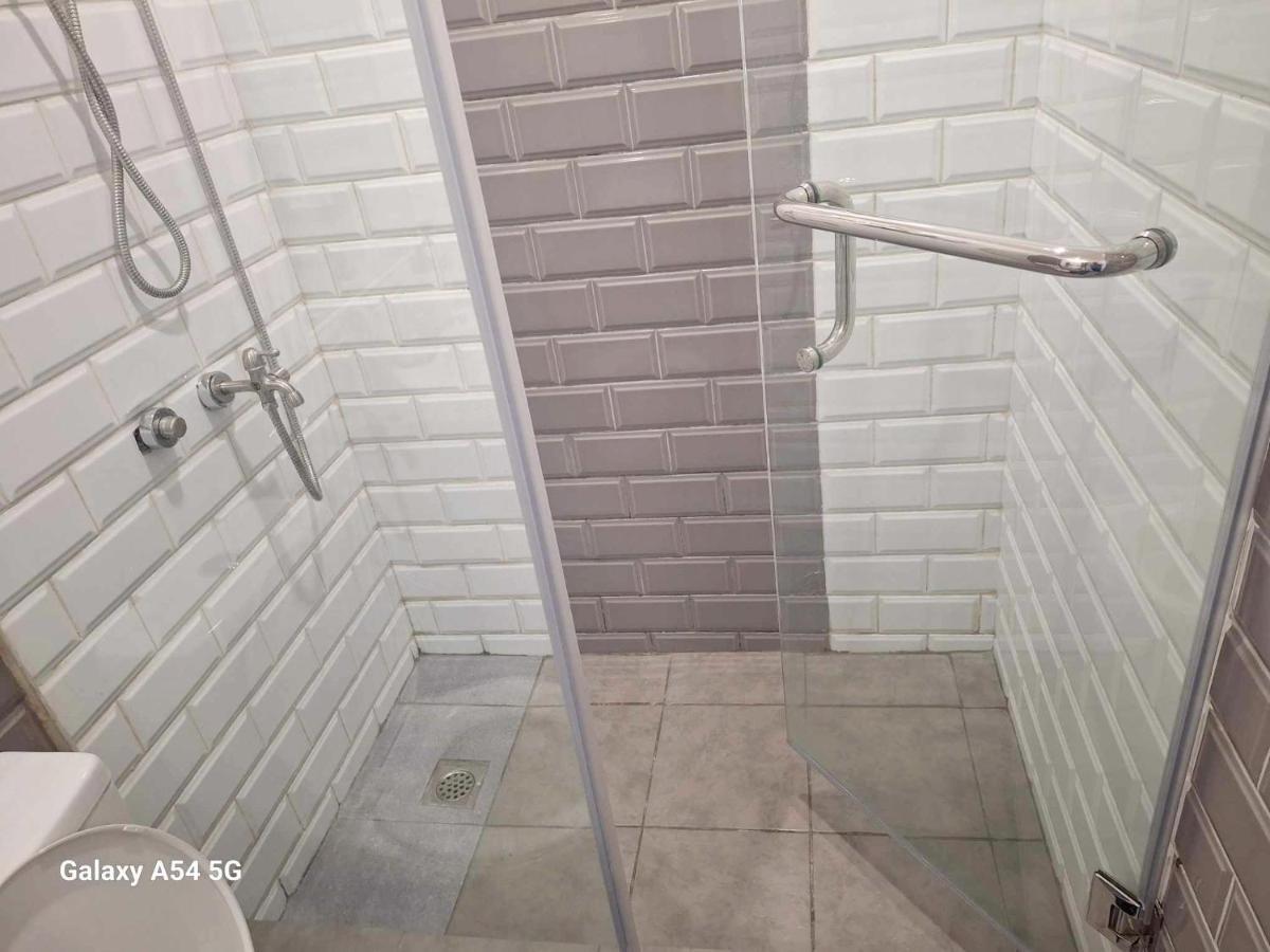 Cozy And Spacious Unit With Free Netflix