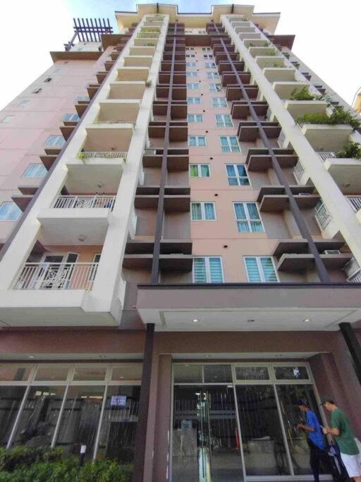 1br Unit At The Rochester Manila