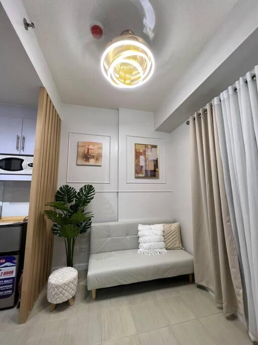 1br Unit At The Rochester * Manila
