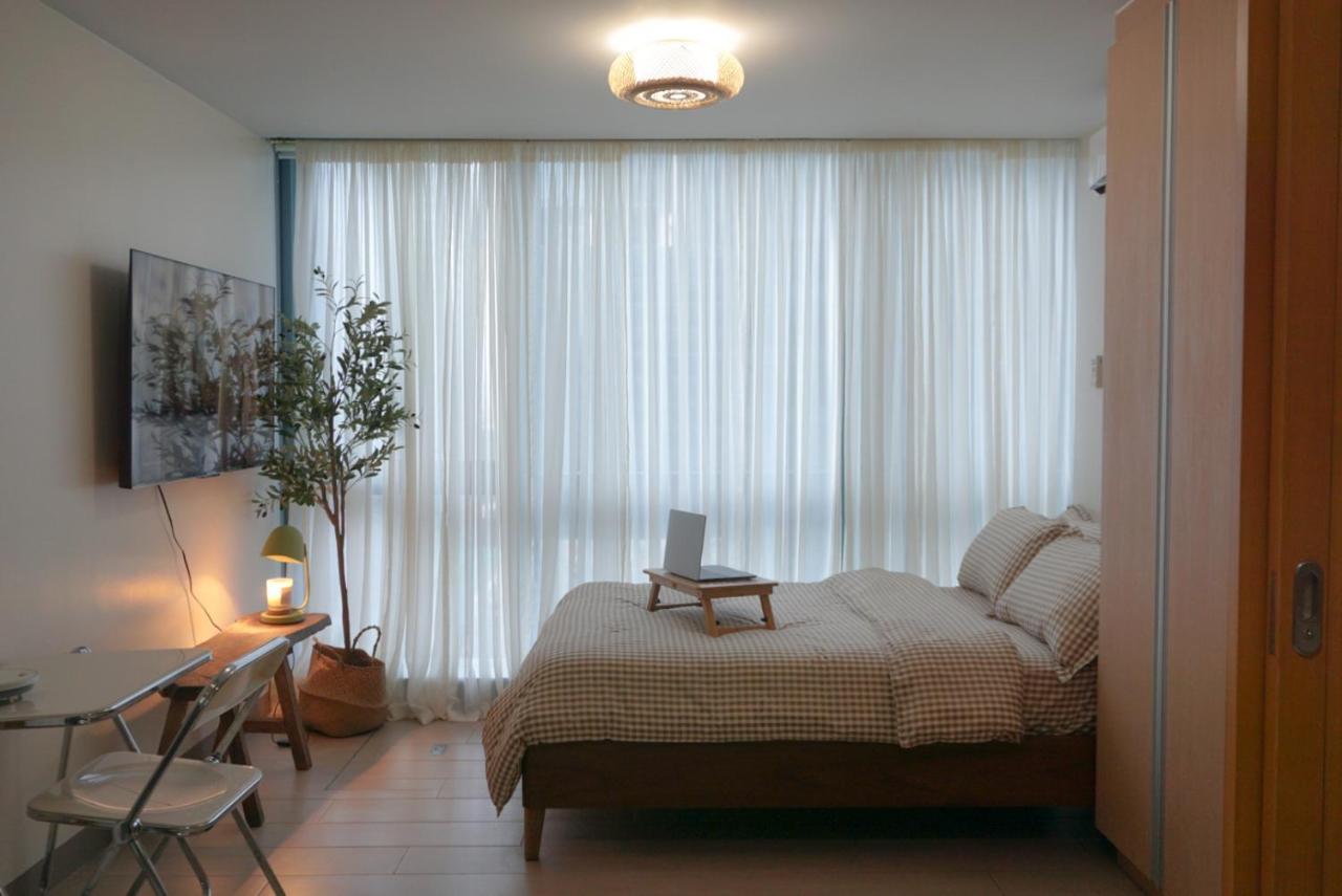 Cozy 1br In Bgc With Great View Manila
