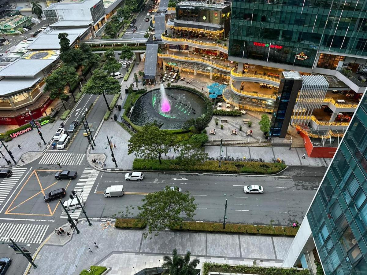 Cozy 1br In Bgc With Great View