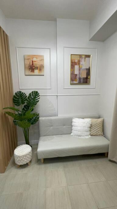 Apartment 1br Unit At The Rochester *