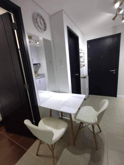 1br Unit At The Rochester