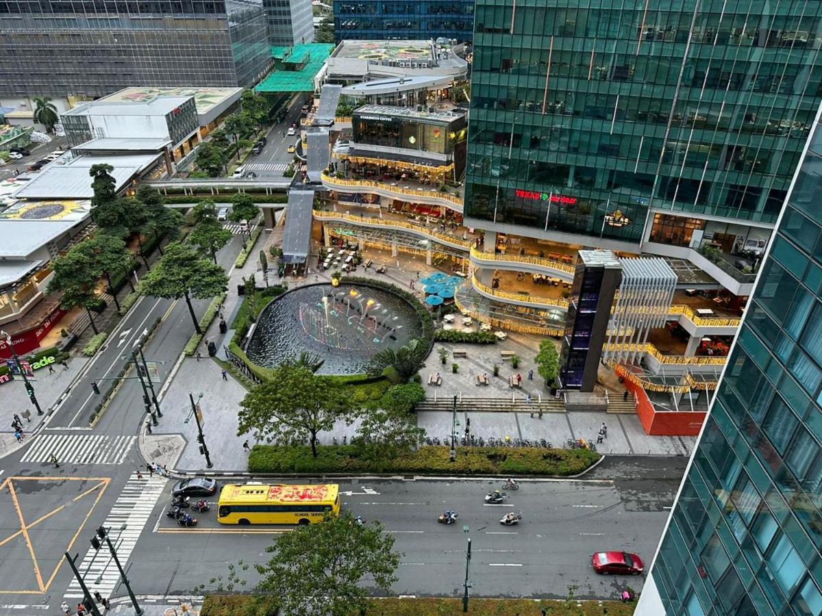 Cozy 1br In Bgc With Great View Manila
