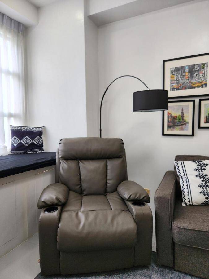 Cozy And Spacious Unit With Free Netflix Apartment Manila