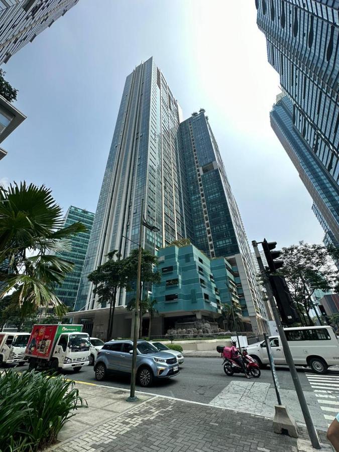 Cozy 1br In Bgc With Great View *