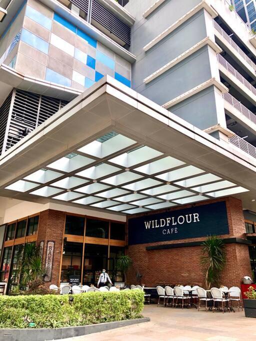Great Value In Uptown Parksuites Bgc 1br,washer,netflix * Manila