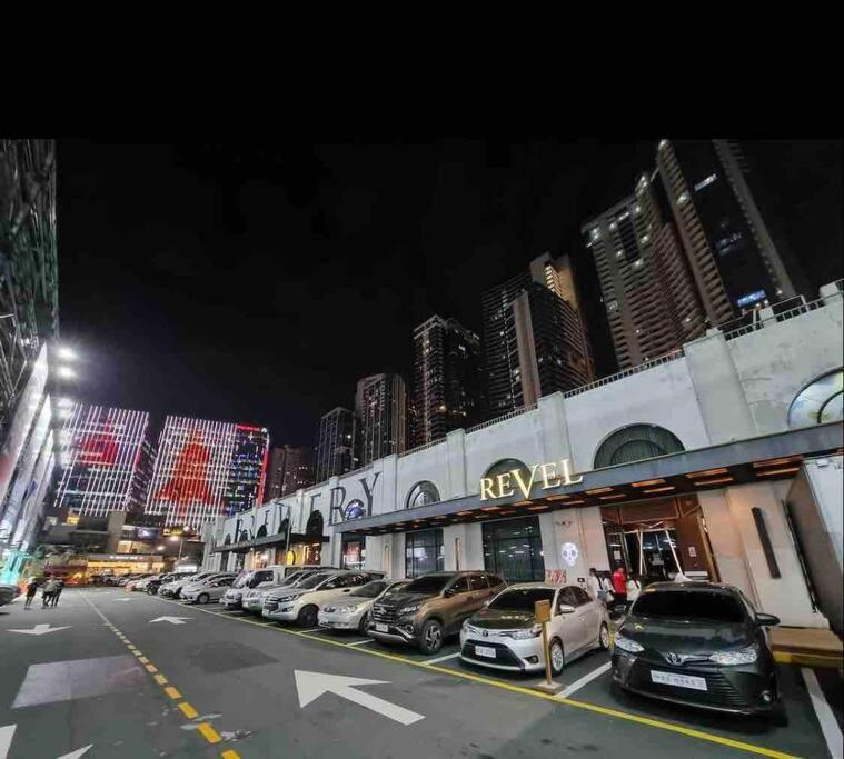 Apartment Great Value In Uptown Parksuites Bgc 1br,washer,netflix Manila