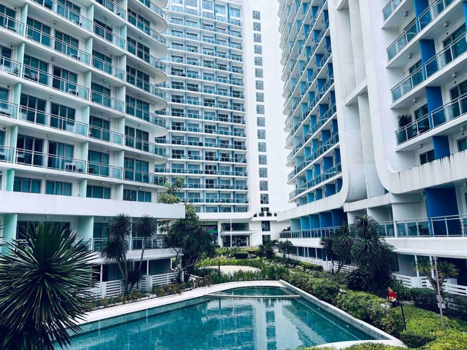 One Elegant 1bhk With View In Azure Urban And Residences Manila